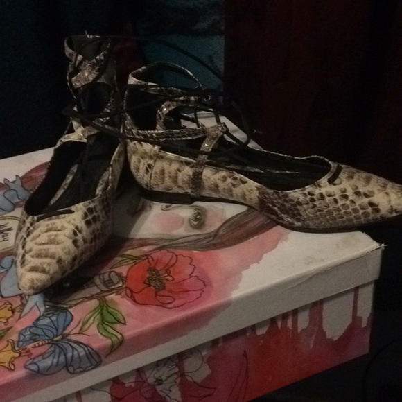 Schutz snake flats - Picture 1 of 2